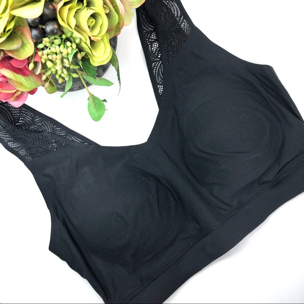 NWOT Chantelle Soft Stretch Padded Bra Top with Lace